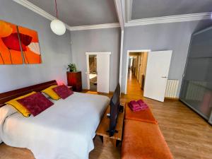 Postel nebo postele na pokoji v ubytování Luxury Central Apartment