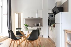 Η κουζίνα ή μικρή κουζίνα στο Bajo a estrenar en el centro de Santander +17 φωτογραφίες