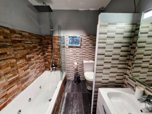 Koupelna v ubytování Luxury Central Apartment