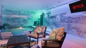 Бассейн в Smith Creek Resort- 6 Bedroom 22 Guests - Indoor Pool - Resort Amenities или поблизости +90 фотографий