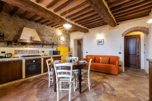 A kitchen or kitchenette at La Terrazza