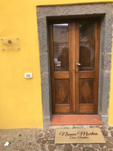 The facade or entrance of Nonna Murtas