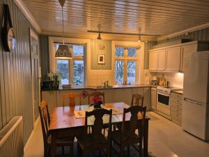 Kuchyň nebo kuchyňský kout v ubytování Large Family Friendly Apartment + 27 fotografií