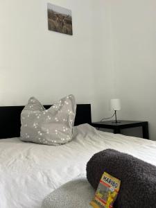 Postel nebo postele na pokoji v ubytování Monteurwohnung Burchard I Rosenau - Platz für 6 Personen