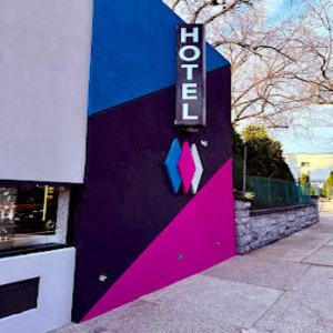 Certifikát, hodnocení, plakát nebo jiný dokument vystavený v ubytování The Vine Hotel Bronx New