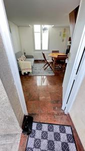 Fotografie z fotogalerie ubytování MEZZANINE 17 Rue de la Fraternité DEUX CHAMBRES AVEC PARKING v destinaci Drancy