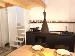 Kuchyň nebo kuchyňský kout v ubytování Home Poetry Studio La Spezia 5 terre Bernardino 1 + 33 fotografií