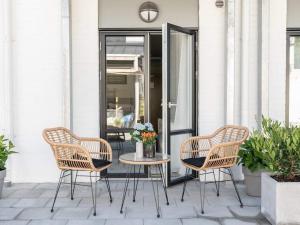 Un balcón o terraza en 4 person Studio in Sölvesborg