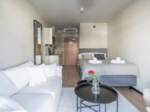 Una cama o camas en una habitación de 4 person Studio in Sölvesborg