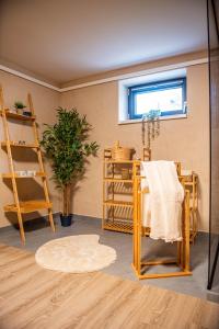 Giường trong phòng chung tại Panoráma Cottage +38 ảnh