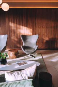 Ruang duduk di Frame Hotel - Treehouse