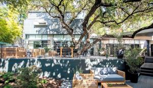 Balkoni atau teres di Frame Hotel - Treehouse