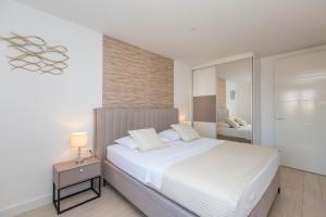 Ένα ή περισσότερα κρεβάτια σε δωμάτιο στο Villa 23 B heated pool +23 φωτογραφίες