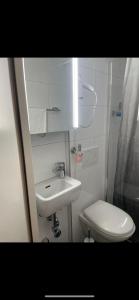 Bilik mandi di Lindis Hotel