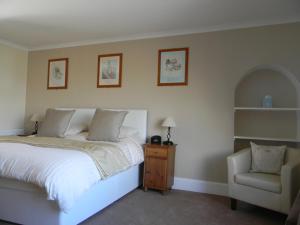 A seating area at Harbour Lights Guesthouse 