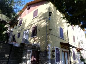 Το κτήριο όπου στεγάζεται  το bed & breakfast