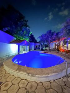 Bazén v ubytování Loft para dos MaiT nebo v jeho okolí