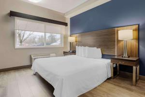 Postel nebo postele na pokoji v ubytování Extended Stay America Premier Suites - Portland - North