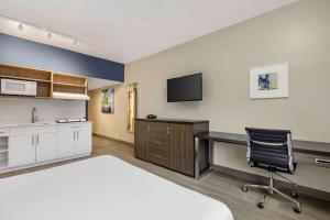 TV a/nebo společenská místnost v ubytování Extended Stay America Premier Suites - Portland - North