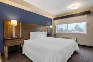 Postel nebo postele na pokoji v ubytování Extended Stay America Premier Suites - Portland - North