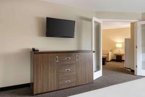 TV a/nebo společenská místnost v ubytování Extended Stay America Premier Suites - Portland - North