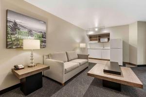 Posezení v ubytování Extended Stay America Premier Suites - Portland - North