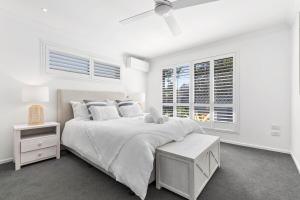 Letto o letti in una camera di YALLA24-Luxury Resort Style Home