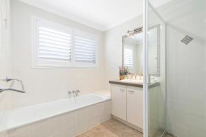 Bagno di YALLA24-Luxury Resort Style Home