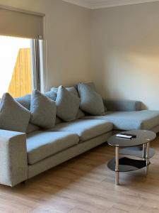 Fotografie z fotogalerie ubytování Charming Lakeside Retreat v destinaci Plumpton