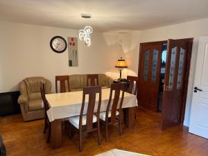 Istumisnurk majutusasutuses Cobh Holiday Home