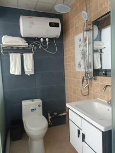 Koupelna v ubytování Heleju Homestay