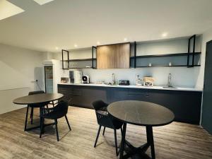Kuchyň nebo kuchyňský kout v ubytování Hotel Kristal