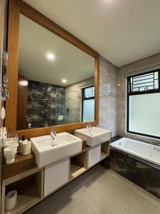 Ένα μπάνιο στο Villa Verde by Terra Homes