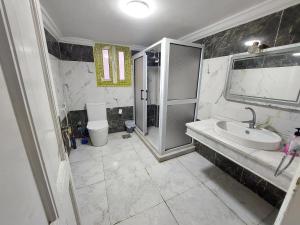 Bilde i galleriet til Ahllan Hostel For Men onlyغرف خاصة للرجال فقط 仅限男士 女士不允许 i Alexandria
