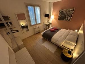 Posteľ alebo postele v izbe v ubytovaní VeronaLago B&B Accessibile