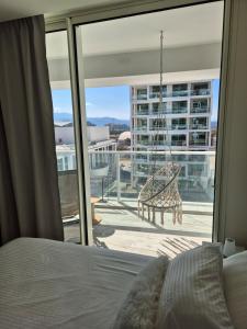 Postel nebo postele na pokoji v ubytování Ocean1 in Project 42 Eilat