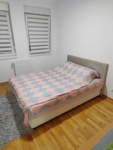 Katil atau katil-katil dalam bilik di Apartman SM