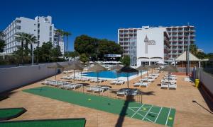 Bazén v ubytování Medplaya Hotel Bali nebo v jeho okolí