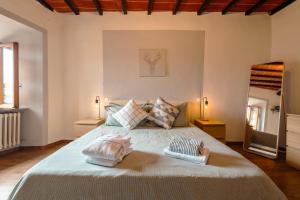 Gallery image of Little Escape-Casa con piscina e vista panoramica in Monte Benichi