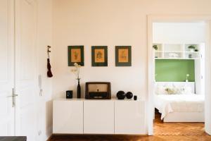 Postel nebo postele na pokoji v ubytování Central Boutique Apartment 4 - free parking - Schlossberg View - by Casa Momo