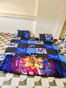 Postel nebo postele na pokoji v ubytování Badanpur home stay