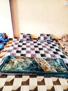 Postel nebo postele na pokoji v ubytování Badanpur home stay
