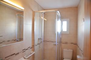 Un baño de Hostal Esfigueral
