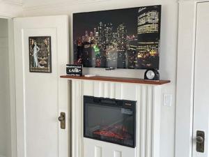 Kuchyň nebo kuchyňský kout v ubytování MidTown Art Deco