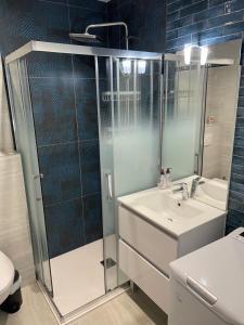 Koupelna v ubytování Quiet accommodation near train station + 11 fotografií