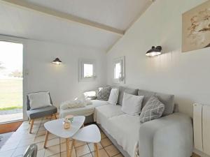 Fotografia z galérie ubytovania Maison familiale proche mer avec piscine, tennis, patio et parking - 6 couchages - FR-1-224A-60 v destinácii Brétignolles-sur-Mer