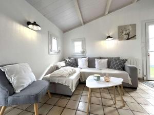 Fotografia z galérie ubytovania Maison familiale proche mer avec piscine, tennis, patio et parking - 6 couchages - FR-1-224A-60 v destinácii Brétignolles-sur-Mer + 17 fotografií