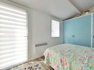 Fotografia z galérie ubytovania Maison familiale proche mer avec piscine, tennis, patio et parking - 6 couchages - FR-1-224A-60 v destinácii Brétignolles-sur-Mer
