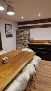 Fotografie z fotogalerie ubytování Chalet Serine - Élégance au coeur des 3 Vallées - Duplex pour 6 v destinaci La Combe
