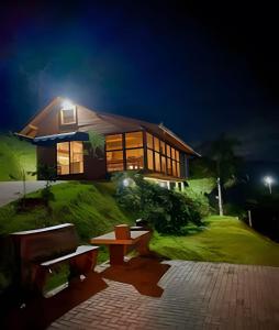 Afbeelding uit fotogalerij van ASA | Refúgio de luxo | Villa | Jacuzzi | Lareira in Itajaí